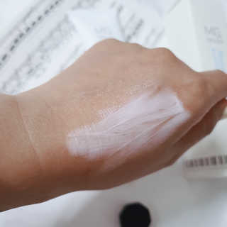 뮤 테누토 베르쇠즈 모이스처라이징 핸드크림 — 5점을 준 리뷰어가 2020년 5월 올린 사용 사진