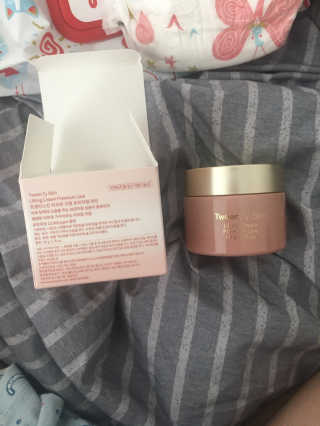 Tween.Ty Skin 트웬티스킨 리프팅 크림 프리미엄 라인 — 4.5점을 준 리뷰어가 2020년 9월 올린 사용 사진