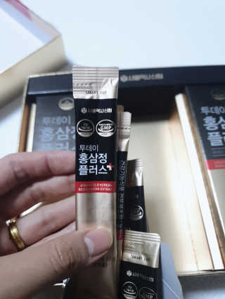 서울약사신협_투데이홍삼정플러스스틱_10g x 30포 — 5점을 준 리뷰어가 2020년 11월 올린 사용 사진