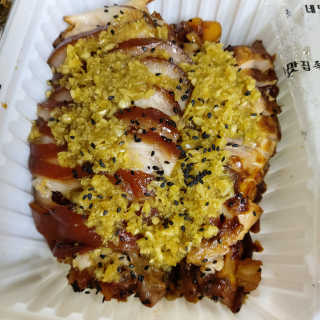[동네맛집족발] 4개 족발 중 택1 — 5점을 준 리뷰어가 2020년 5월 올린 사용 사진