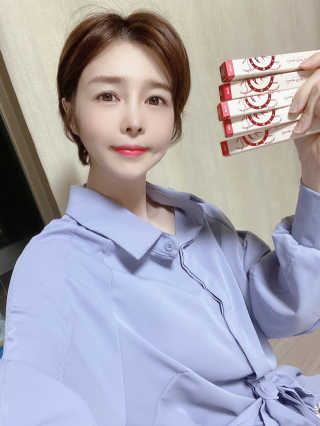 [블랙루즈] 크림 마뜨 루즈 시즌2  中 택1+랜덤1 — 5점을 준 리뷰어가 2020년 9월 올린 사용 사진