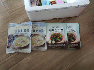 바다는다웰빙이다 완도사랑 전복죽 250g - 2팩 + 전복장조림 2팩 — 4점을 준 리뷰어가 2020년 8월 올린 사용 사진