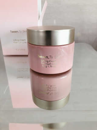 Tween.Ty Skin 트웬티스킨 리프팅 크림 프리미엄 라인 — 5점을 준 리뷰어가 2020년 9월 올린 사용 사진