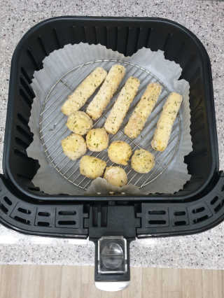 가치식탁 리얼치즈스틱, 리얼크림치즈볼 — 5점을 준 리뷰어가 2020년 6월 올린 사용 사진