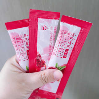 헬스업_쁘띠쁘띠석류콜라겐젤리_20g x 14포 — 5점을 준 리뷰어가 2020년 9월 올린 사용 사진