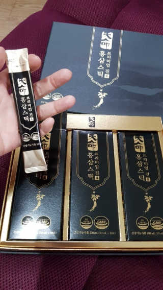 헬스업_천명진프리미엄홍삼스틱_10ml x 30포 — 5점을 준 리뷰어가 2020년 7월 올린 사용 사진