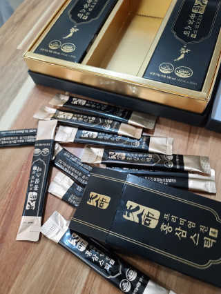 헬스업_천명진프리미엄홍삼스틱_10ml x 30포 — 5점을 준 리뷰어가 2020년 7월 올린 사용 사진