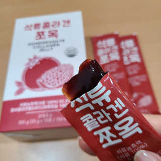 조은약초 석류콜라겐 석류즙 석류쪼옥 젤리 스틱 15포 x 20g — 5점을 준 리뷰어가 2020년 8월 올린 사용 사진