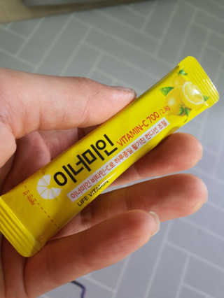 이너미인 VITAMIN-C 700 — 5점을 준 리뷰어가 2020년 8월 올린 사용 사진