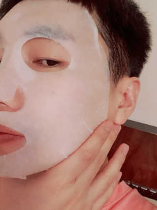 바이오믹 BIOMEEK SENSIMETIC SOOTHING MASK.S — 4점을 준 리뷰어가 2020년 6월 올린 사용 사진