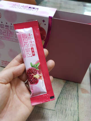 헬스업_쁘띠쁘띠석류콜라겐젤리_20g x 14포 — 5점을 준 리뷰어가 2020년 8월 올린 사용 사진