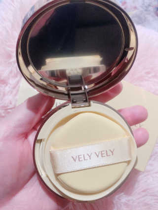 VELY VELY 아우라 허니 글로우 쿠션 — 5점을 준 리뷰어가 2020년 4월 올린 사용 사진