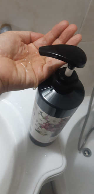 르퀼라야 스칼프 샴푸 810ml [가드니아/포레스트] — 5점을 준 리뷰어가 2020년 7월 올린 사용 사진
