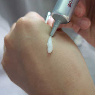 스와니코코 펩타이드 아이크림 튜브형 20ml — 5점을 준 리뷰어가 2020년 9월 올린 사용 사진