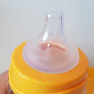 유비맘 PPSU 젖병 노꼭지_200ml_컬러 랜덤 발송 — 5점을 준 리뷰어가 2020년 10월 올린 사용 사진
