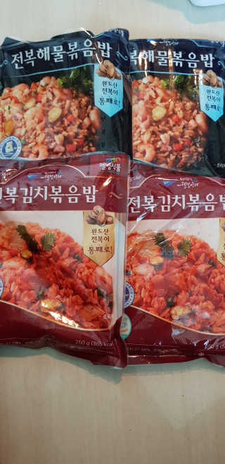 바다는다웰빙이다 전복해물볶음밥/전복김치볶음밥 250g-4봉지 — 5점을 준 리뷰어가 2020년 10월 올린 사용 사진