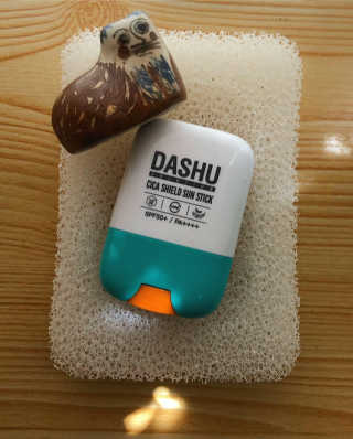 다슈코리아 다슈 솔루션 시카 쉴드 선스틱 — 4점을 준 리뷰어가 2020년 6월 올린 사용 사진