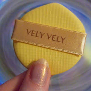 VELY VELY 아우라 허니 글로우 쿠션 — 4점을 준 리뷰어가 2020년 4월 올린 사용 사진