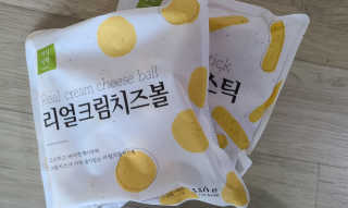 가치식탁 리얼치즈스틱, 리얼크림치즈볼 — 5점을 준 리뷰어가 2020년 10월 올린 사용 사진