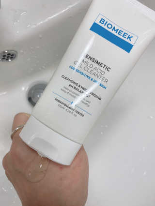 바이오믹 BIOMEEK SENSIMETIC MILD ACID CLEANSER — 5점을 준 리뷰어가 2020년 6월 올린 사용 사진