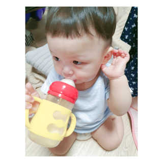 하이비코리아 앉아서나서서먹는젖병 하이비 PPSU 빨대젖병 — 5점을 준 리뷰어가 2020년 6월 올린 사용 사진