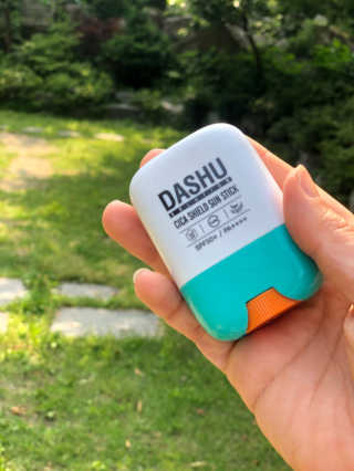 다슈코리아 다슈 솔루션 시카 쉴드 선스틱 — 4.5점을 준 리뷰어가 2020년 6월 올린 사용 사진