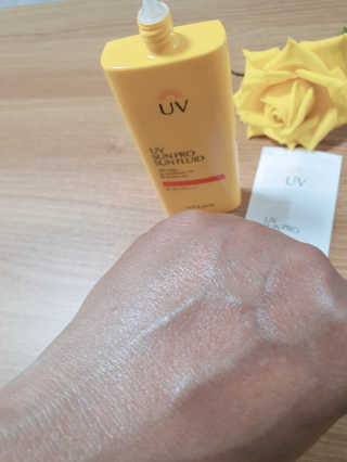네이처컬렉션 이자녹스 UV 선 프로 365 익스트림 선 플루이드 100ml — 5점을 준 리뷰어가 2020년 5월 올린 사용 사진