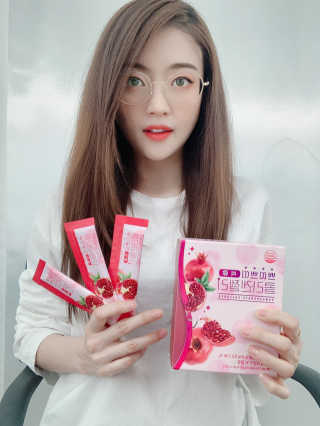 헬스업_쁘띠쁘띠석류콜라겐젤리_20g x 14포 — 5점을 준 리뷰어가 2020년 12월 올린 사용 사진