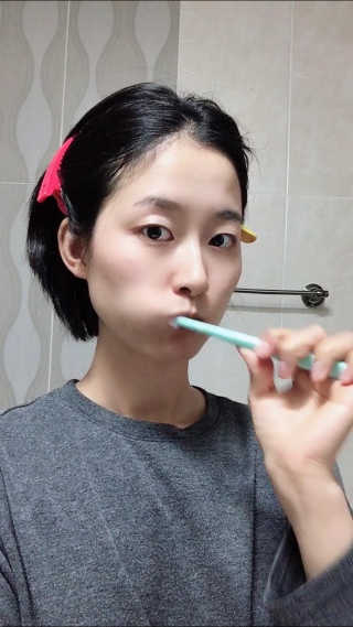 코랄 유기농 성분 천연치약,  코랄 밍크 벨벳칫솔 — 5점을 준 리뷰어가 2020년 4월 올린 사용 사진