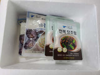 바다는다웰빙이다 완도사랑 전복죽 250g - 2팩 + 전복장조림 2팩 — 5점을 준 리뷰어가 2020년 11월 올린 사용 사진