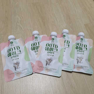 [꾸콤] 참참 OOTD쉐이크 담백한 일주일세트 50g x 5 — 5점을 준 리뷰어가 2020년 10월 올린 사용 사진