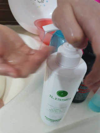 일리세이 허니 샴푸 500ml + 허니 바디워시 500ml 세트 — 4점을 준 리뷰어가 2020년 4월 올린 사용 사진