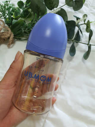유비맘 PPSU 젖병 노꼭지_200ml_컬러 랜덤 발송 — 5점을 준 리뷰어가 2020년 8월 올린 사용 사진