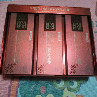 홍건강 해피한삼 진 홍삼정 원데이스틱 10g x 30포 — 5점을 준 리뷰어가 2020년 5월 올린 사용 사진