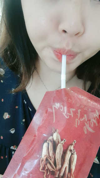 서울약사신협_프리미엄 6년근 홍삼진액_70mlx30포 — 5점을 준 리뷰어가 2020년 6월 올린 사용 사진