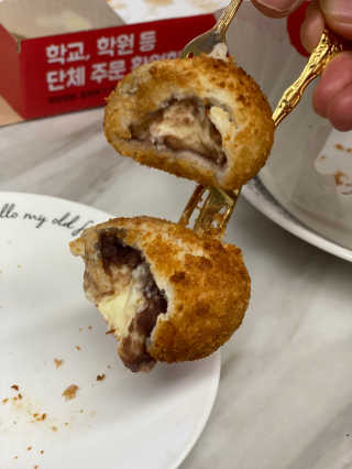 [풀무원] 치즈볼 2종-모짜렐라, 앙크림 — 3점을 준 리뷰어가 2020년 10월 올린 사용 사진