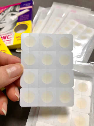 엘라밴드 하이드로 도트 스팟패치 12mm, 10mm — 5점을 준 리뷰어가 2020년 9월 올린 사용 사진