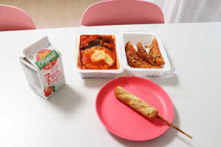 죠스떡볶이 [죠스푸드] 짜빠떡볶이+떡또그+범벅만두 신메뉴 3종 — 5점을 준 리뷰어가 2020년 4월 올린 사용 사진