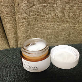 La Theorie Hydrating Ingredients | 하이드레이팅 인그레이디언츠 — 4점을 준 리뷰어가 2020년 5월 올린 사용 사진