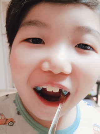 메디덴코 투투스 키즈 어린이 치약 — 5점을 준 리뷰어가 2020년 5월 올린 사용 사진