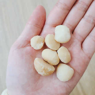 도이퉁 마카다미아 넛 90g  로얄 마카넛 오리지널 쏠트 허니 — 5점을 준 리뷰어가 2020년 12월 올린 사용 사진
