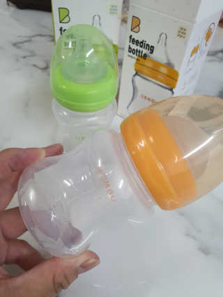 유비맘 신생아젖병 120ml 트리플팩_ 젖꼭지 포함 — 3.5점을 준 리뷰어가 2020년 6월 올린 사용 사진