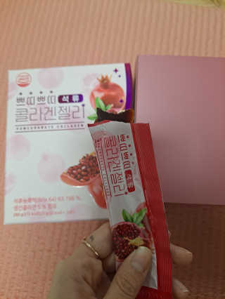 헬스업_쁘띠쁘띠석류콜라겐젤리_20g x 14포 — 5점을 준 리뷰어가 2020년 10월 올린 사용 사진