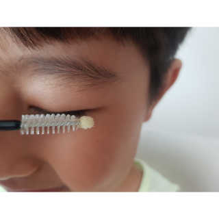 닥터존스킨 눈썹자라 — 4점을 준 리뷰어가 2020년 8월 올린 사용 사진