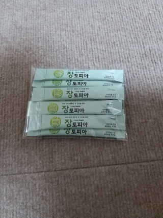 펫님닷컴 [장토피아]1일1스틱으로 간편한 반려동물 유산균 10ea — 5점을 준 리뷰어가 2020년 4월 올린 사용 사진