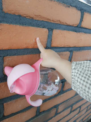 유비맘 트라이탄 코니빨대컵_컬러 랜덤 발송 — 5점을 준 리뷰어가 2020년 10월 올린 사용 사진