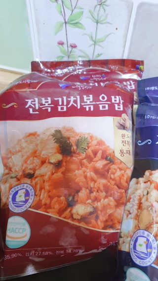 바다는다웰빙이다 전복해물볶음밥/전복김치볶음밥 250g-4봉지 — 5점을 준 리뷰어가 2020년 8월 올린 사용 사진