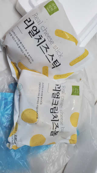 가치식탁 리얼치즈스틱, 리얼크림치즈볼 — 4점을 준 리뷰어가 2020년 9월 올린 사용 사진