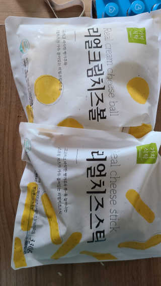 가치식탁 리얼치즈스틱, 리얼크림치즈볼 — 3점을 준 리뷰어가 2020년 10월 올린 사용 사진