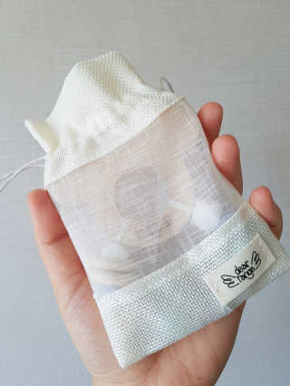 디어랑쥬 친환경 편백나무 원목 치발기 겸 딸랑이_미키 — 5점을 준 리뷰어가 2020년 5월 올린 사용 사진